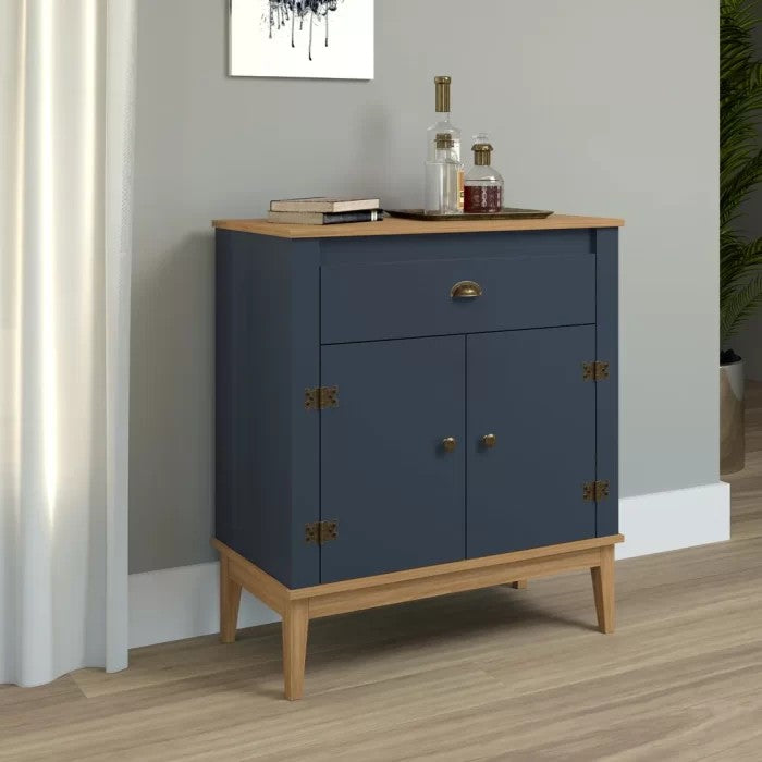 COLONIAL Small Sideboard