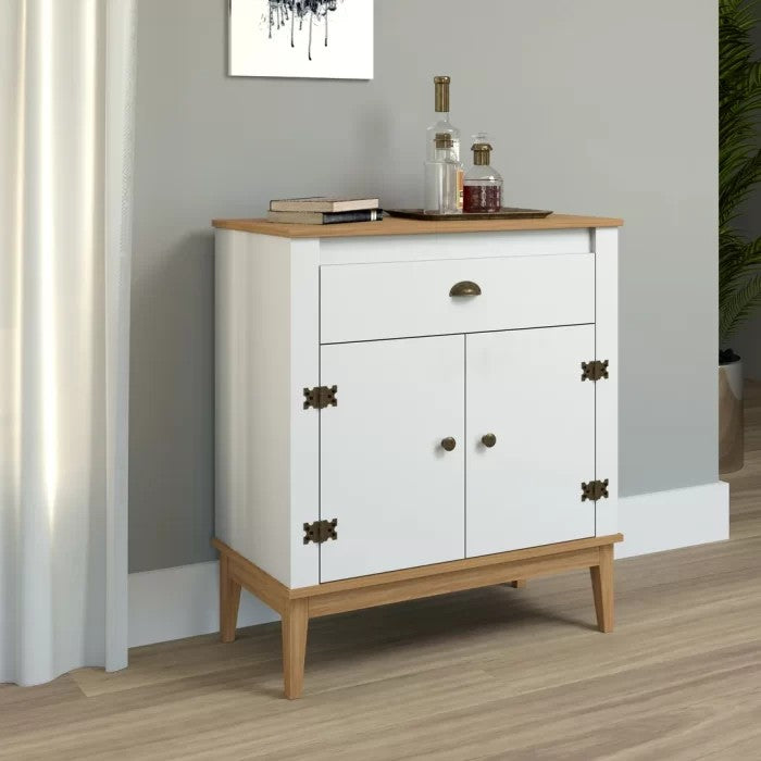COLONIAL Small Sideboard