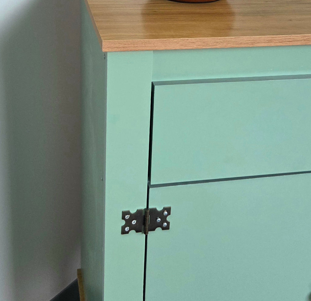 COLONIAL Bedside Table