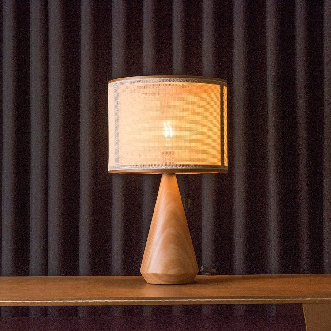 Garabe Conical Chestnut Table Lamp – Straw Shade