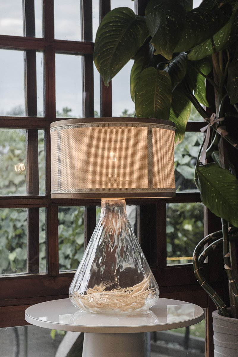 VETRO Lais Walnut Table Lamp – Straw Shade
